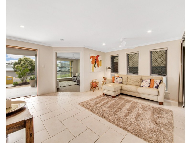 7 Kroombit Terrace, New Auckland QLD 4680
