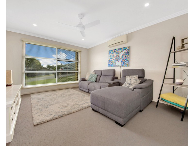 7 Kroombit Terrace, New Auckland QLD 4680
