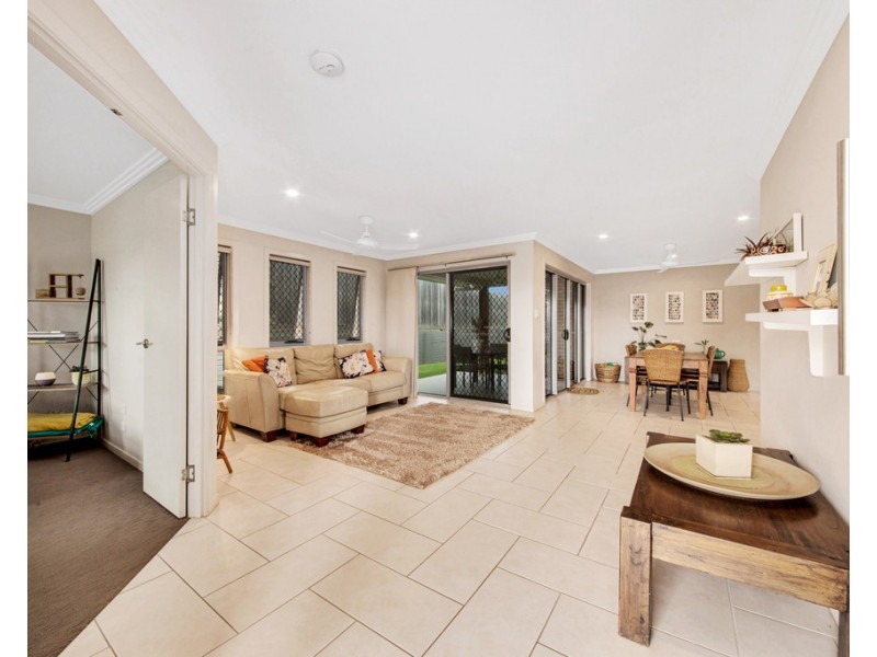 7 Kroombit Terrace, New Auckland QLD 4680