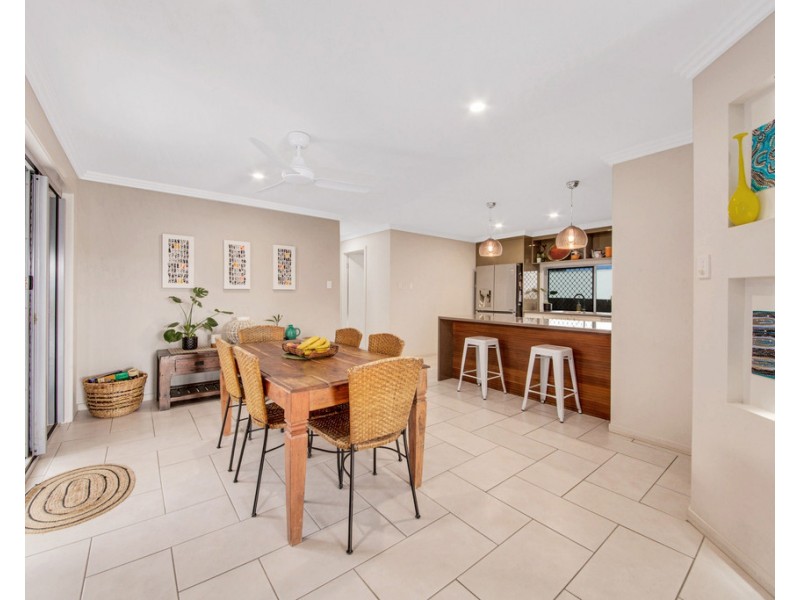 7 Kroombit Terrace, New Auckland QLD 4680