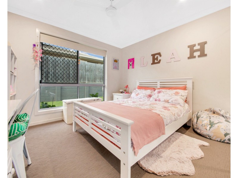 7 Kroombit Terrace, New Auckland QLD 4680