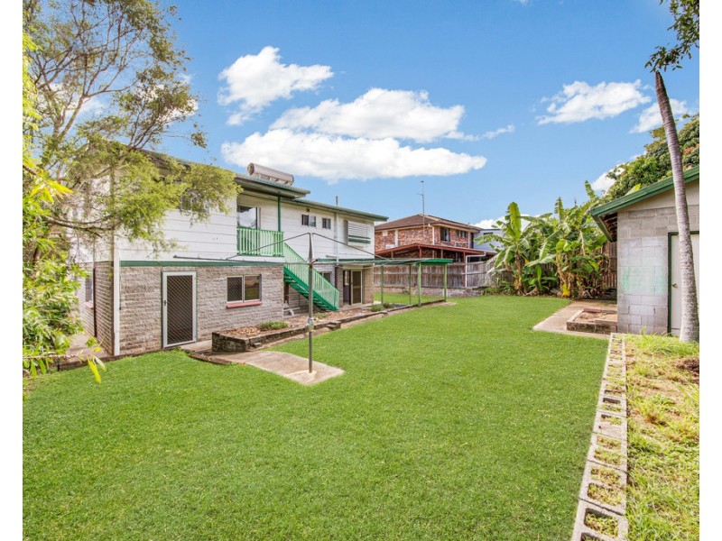35 Venus Street, Telina QLD 4680