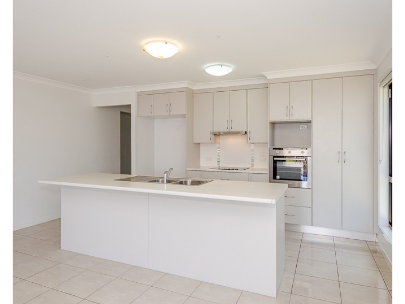 14 Oakdale Drive, Kirkwood QLD 4680