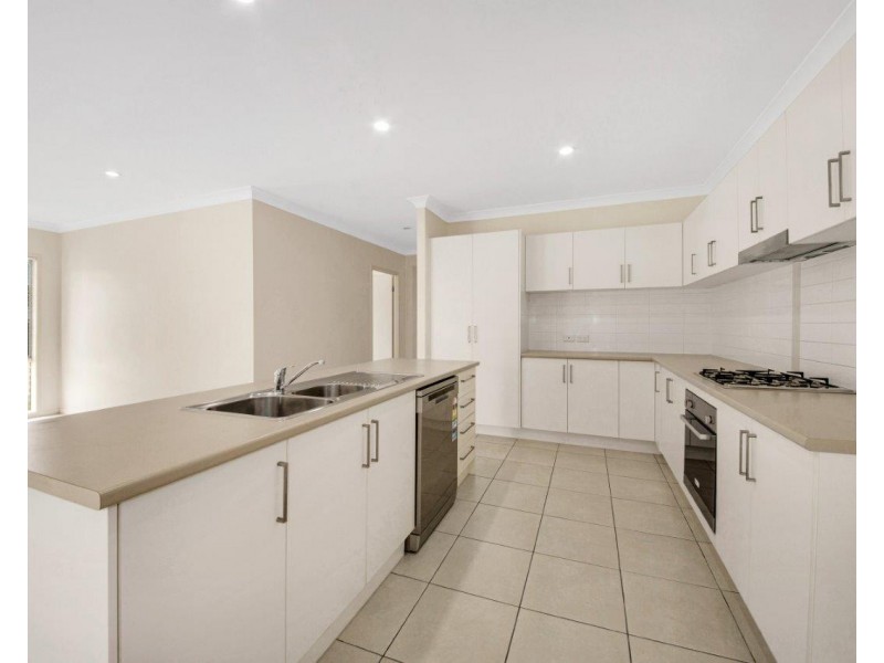 1 Redgum Drive, Kirkwood QLD 4680