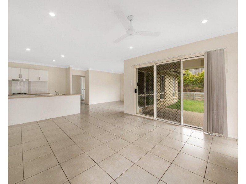 1 Redgum Drive, Kirkwood QLD 4680