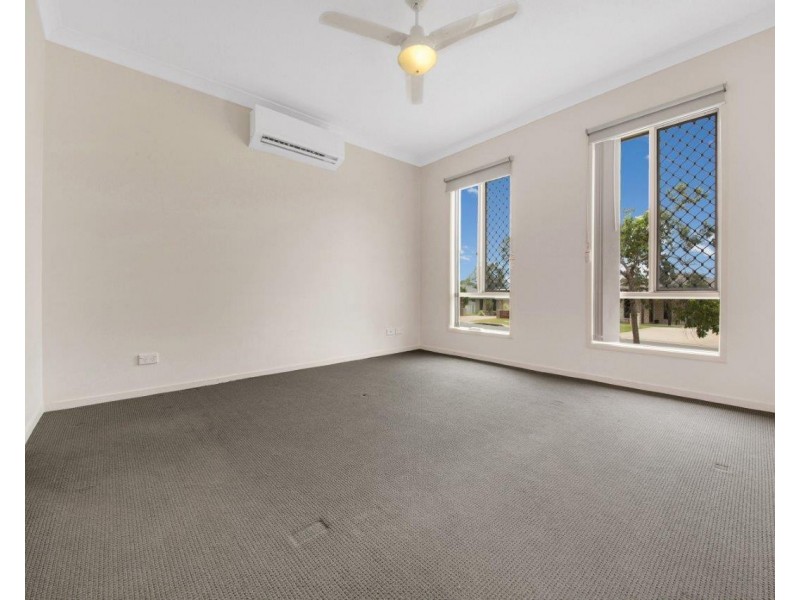 1 Redgum Drive, Kirkwood QLD 4680