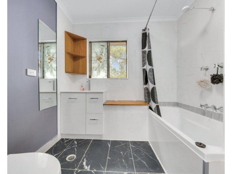 2 Woollybutt Street, New Auckland QLD 4680