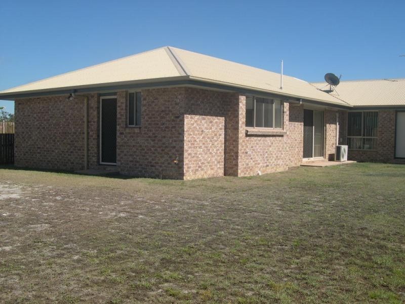 6 Moondarra Court, Clinton QLD 4680