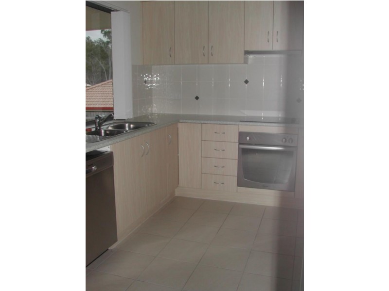 14 Skyline Drive, New Auckland QLD 4680