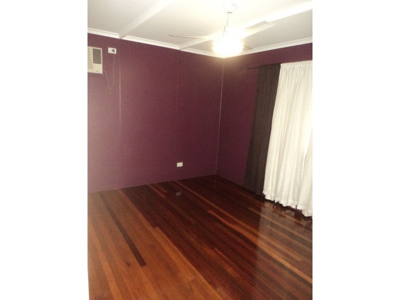 6 Penda Avenue, New Auckland QLD 4680