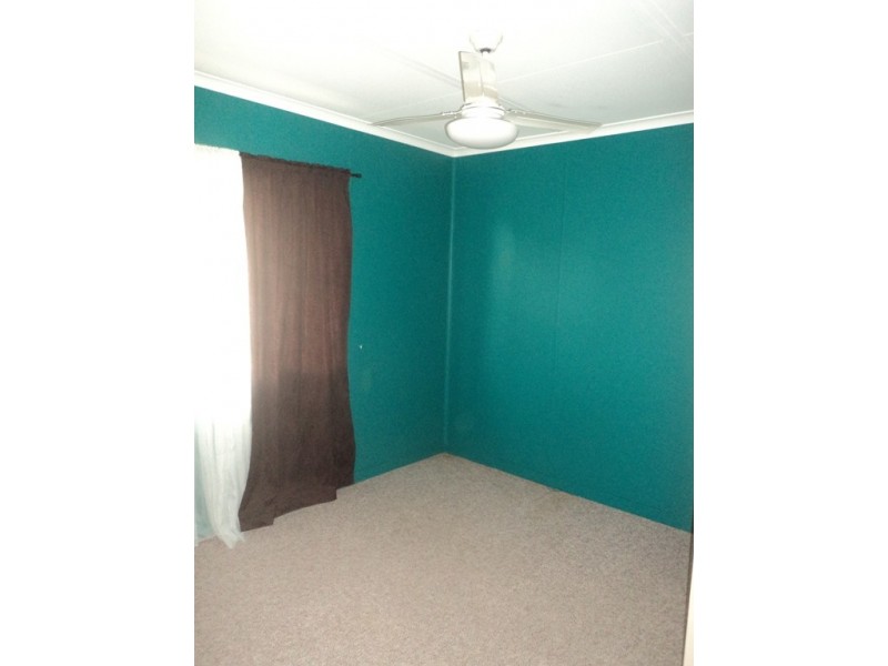 6 Penda Avenue, New Auckland QLD 4680