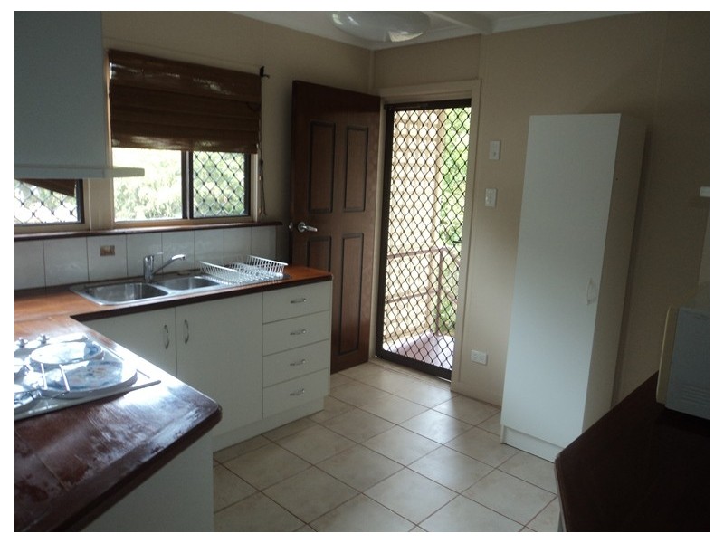 6 Penda Avenue, New Auckland QLD 4680