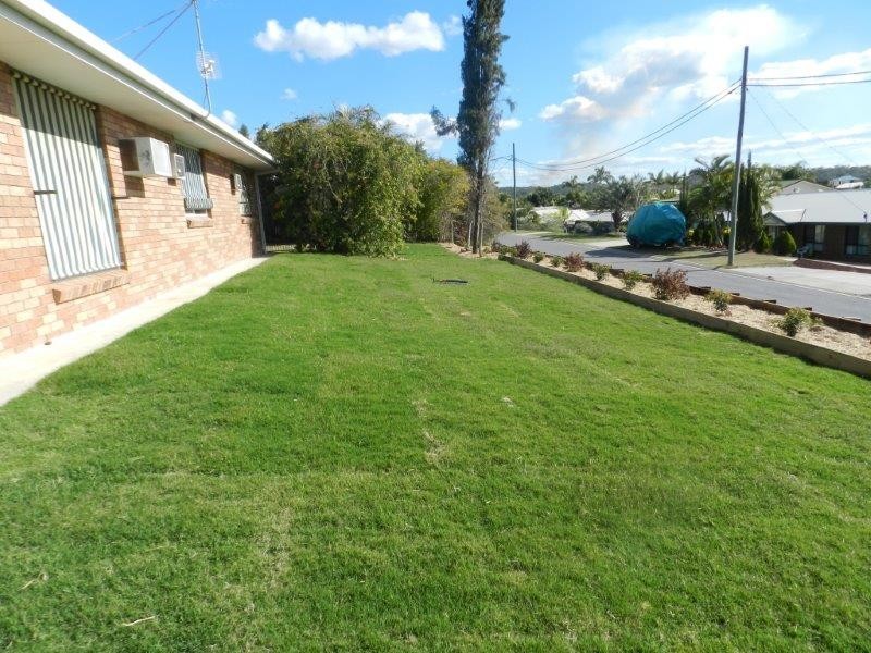 2 Earls Court, Telina QLD 4680