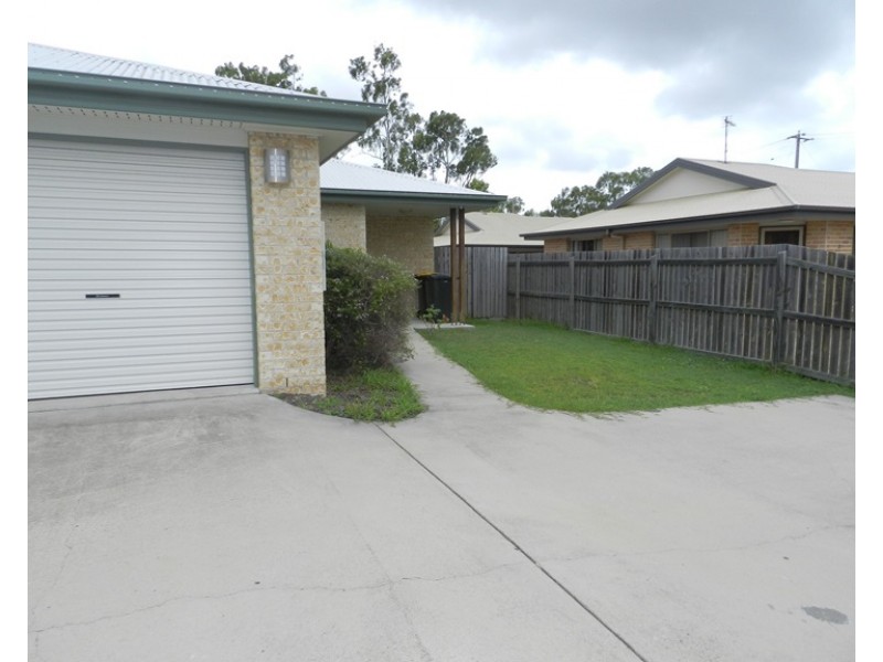 2/17 Wickes Street, New Auckland QLD 4680