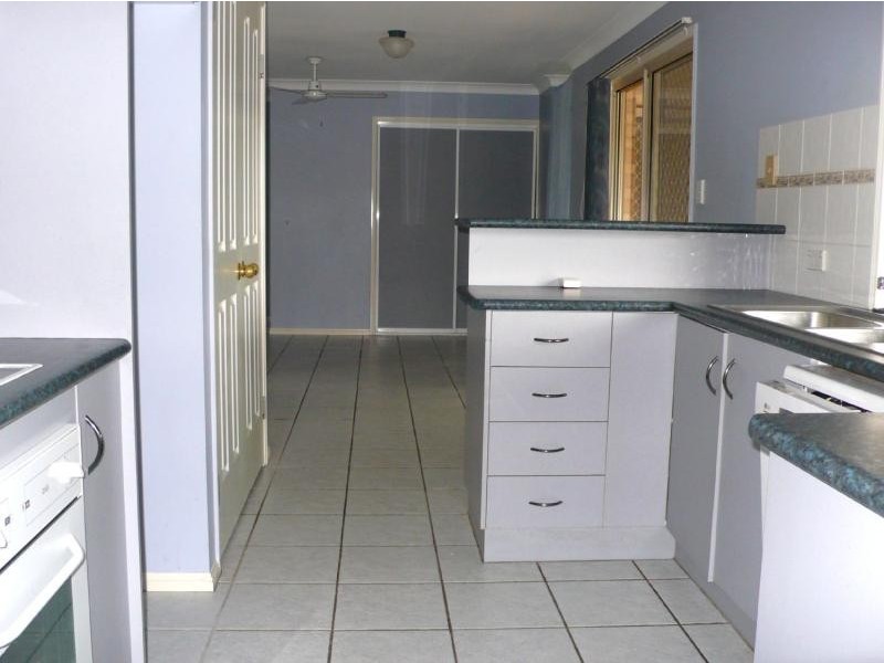 25 Ellington Street, New Auckland QLD 4680