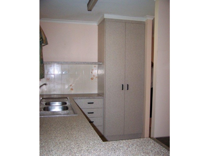 6 Luton Street, Telina QLD 4680