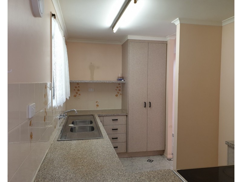 6 Luton Street, Telina QLD 4680