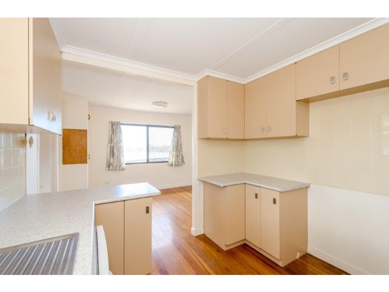 56 Beak Street, New Auckland QLD 4680