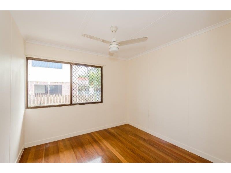 56 Beak Street, New Auckland QLD 4680