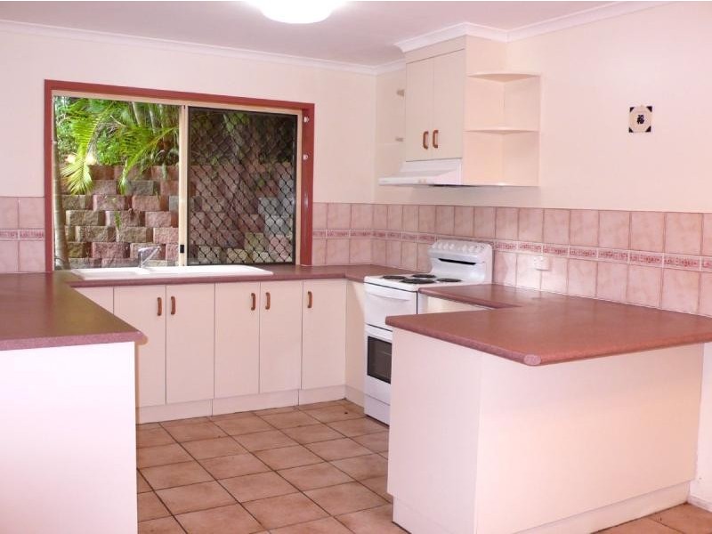 33 Allunga Drive, Glen Eden QLD 4680