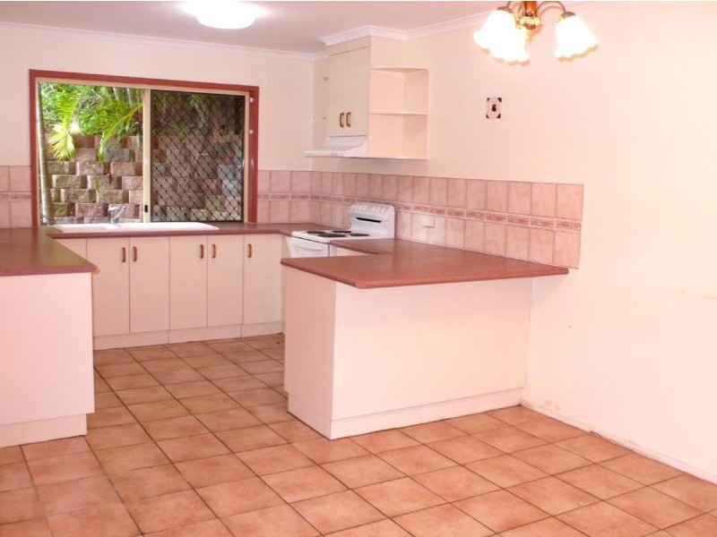 33 Allunga Drive, Glen Eden QLD 4680