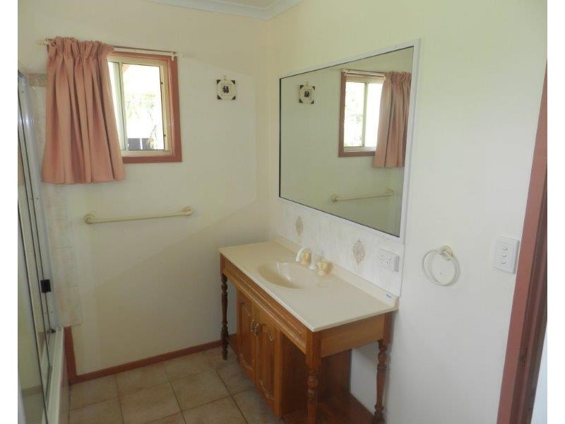 33 Allunga Drive, Glen Eden QLD 4680