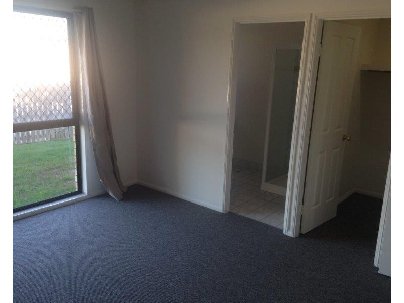 7 Montrose Place, New Auckland QLD 4680