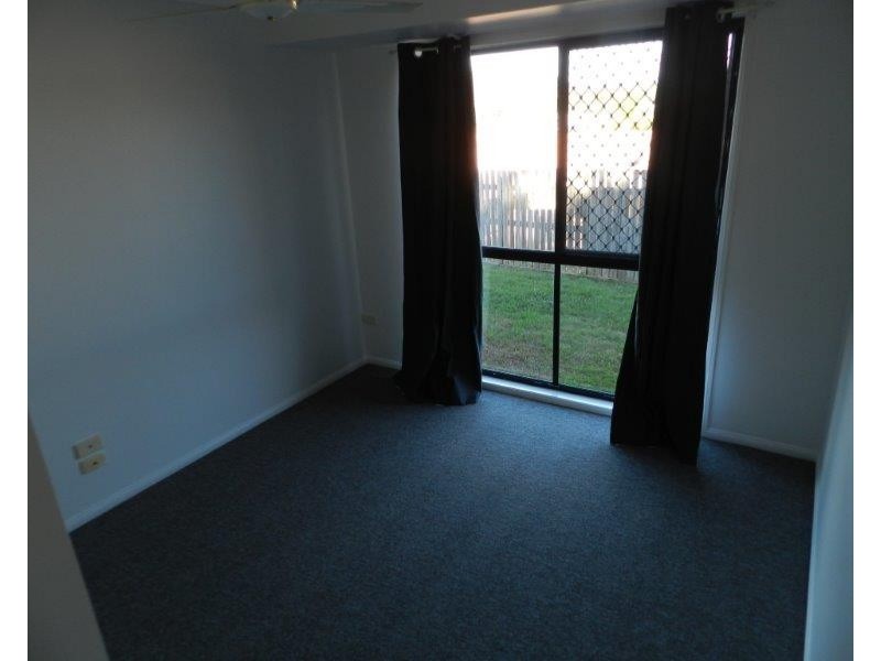 7 Montrose Place, New Auckland QLD 4680