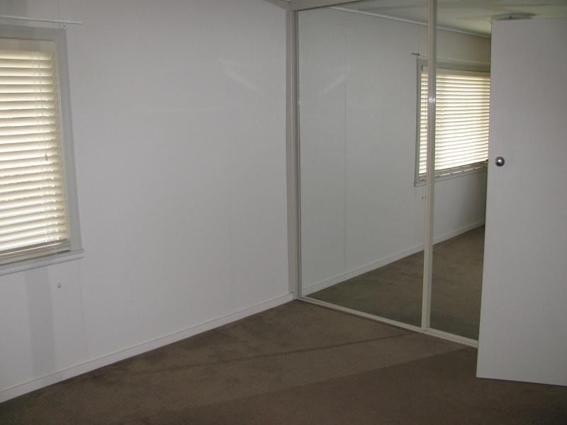 176 Oaka Street, Gladstone QLD 4680