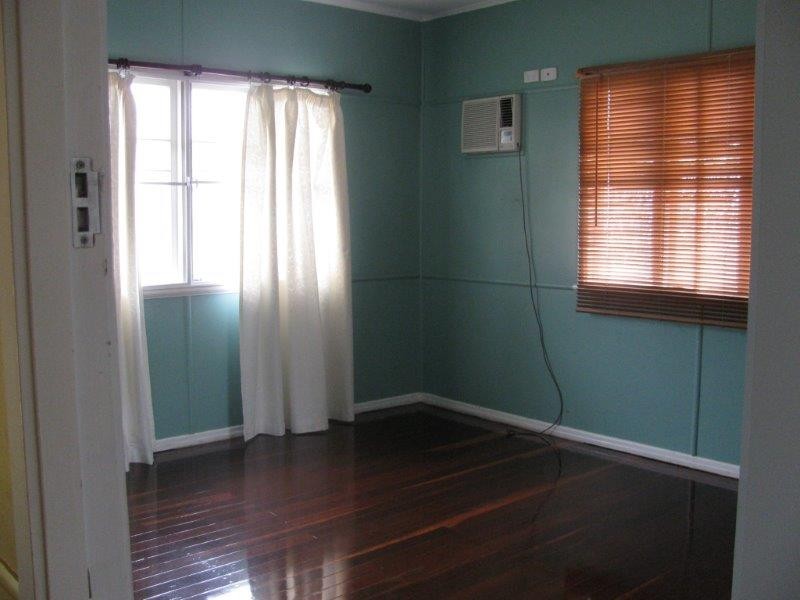 82 Off Street, South Gladstone QLD 4680