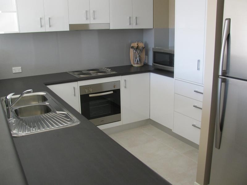 1/25 Roberts Street, South Gladstone QLD 4680