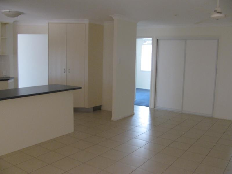 16 Reinaerhoff Crescent, Gladstone QLD 4680