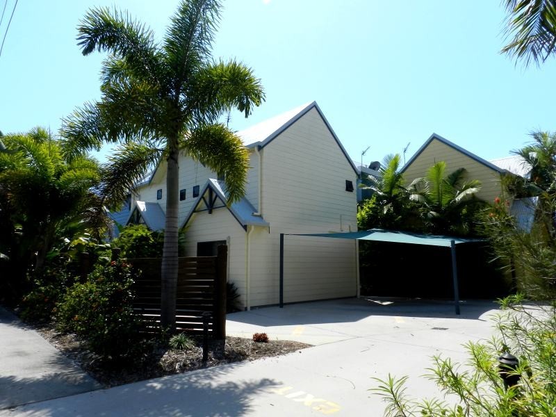unit 1 – 9  Orana Avenue, Boyne Island QLD 4680