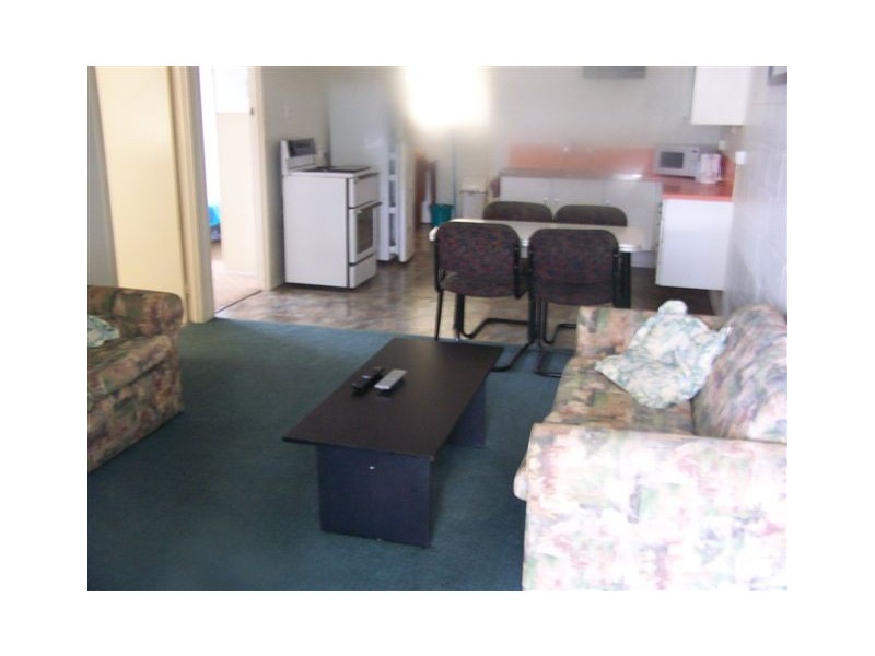 1/4 BEDSOR STREET, Gladstone QLD 4680