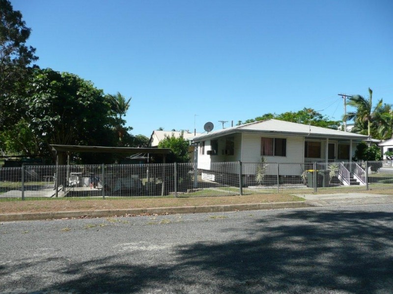 15 Wilkins Street, West Gladstone QLD 4680
