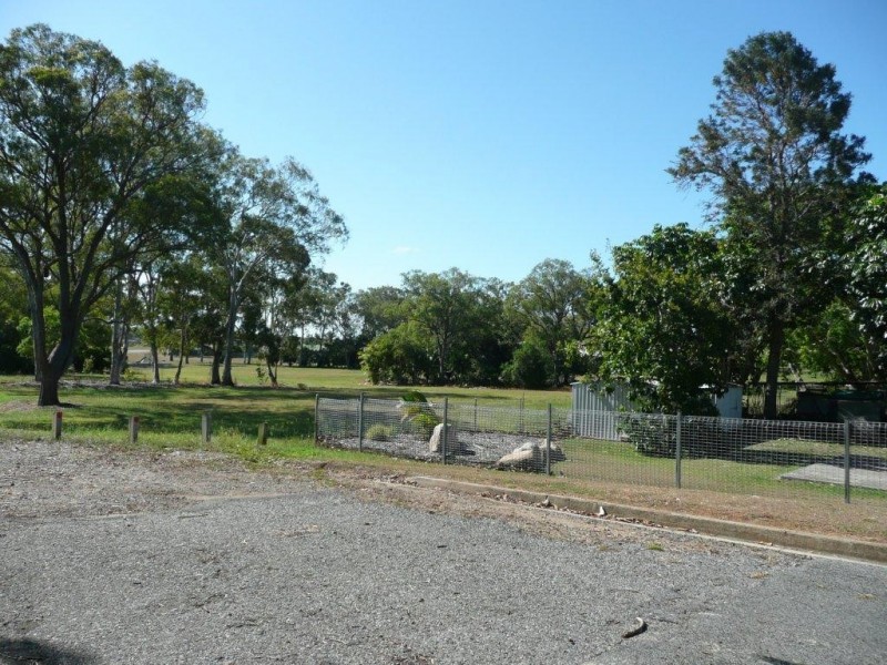 15 Wilkins Street, West Gladstone QLD 4680