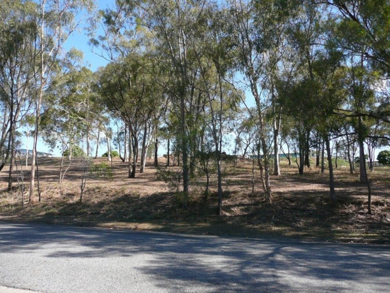 15 Wilkins Street, West Gladstone QLD 4680