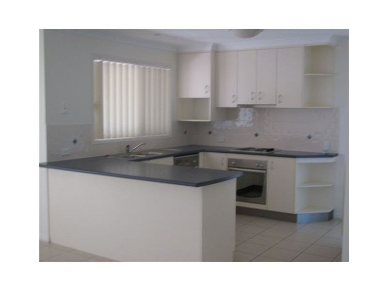 16 Reinaerhoff, Glen Eden QLD 4680