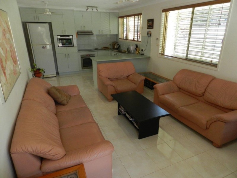 158 J Hickey Avenue, New Auckland QLD 4680