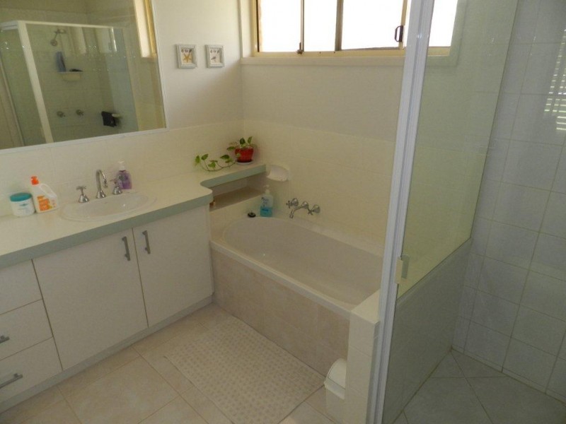 158 J Hickey Avenue, New Auckland QLD 4680