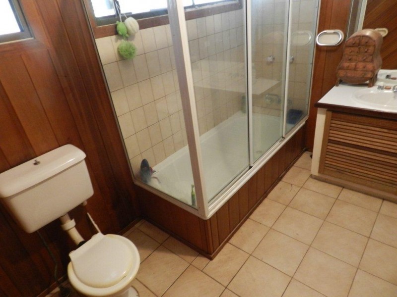 27 Boyne Crescent, Gladstone QLD 4680