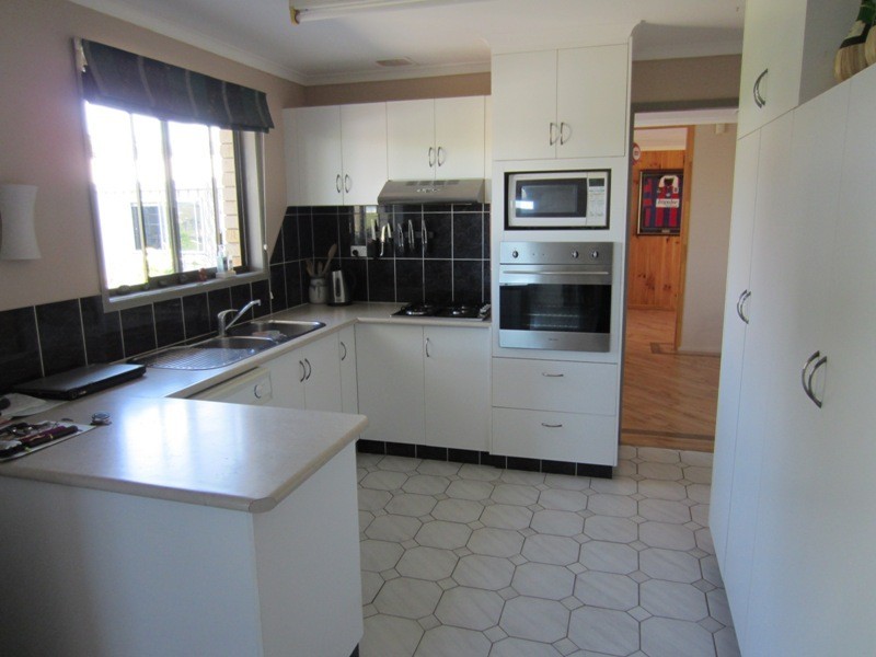 26 Edward Street, Boyne Island QLD 4680