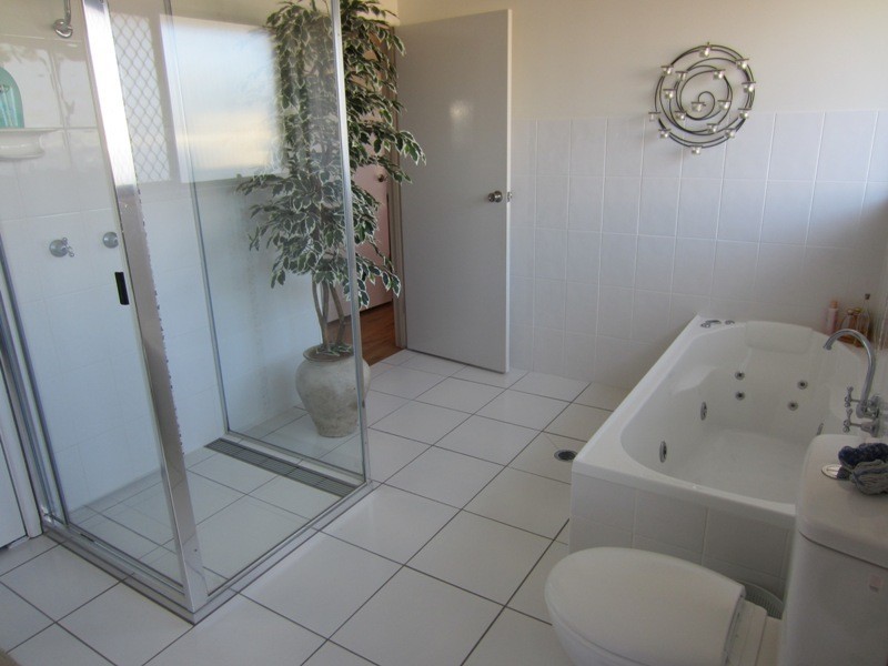 26 Edward Street, Boyne Island QLD 4680