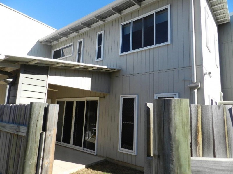 2/230 Auckland Street, South Gladstone QLD 4680