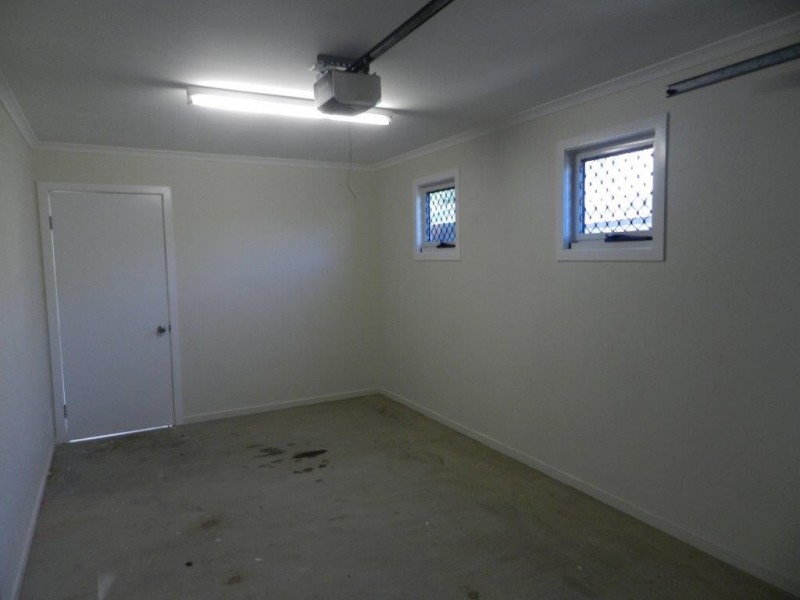 2/230 Auckland Street, South Gladstone QLD 4680