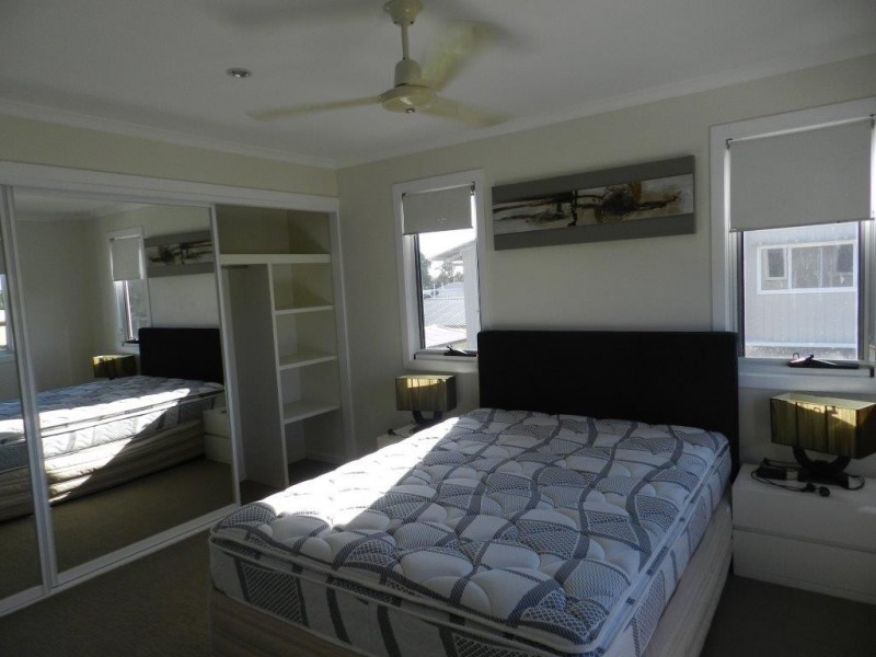 2/230 Auckland Street, South Gladstone QLD 4680