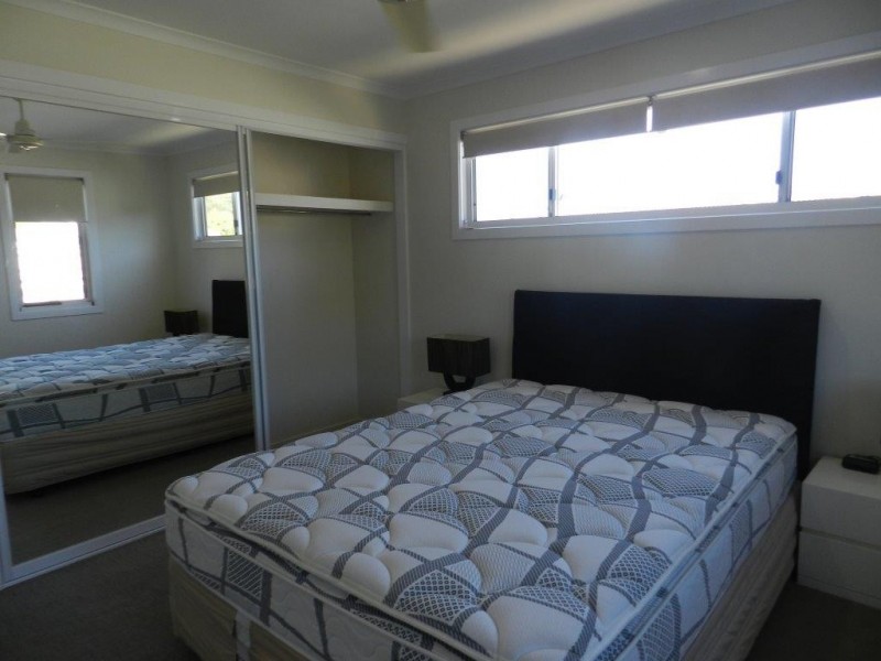 2/230 Auckland Street, South Gladstone QLD 4680