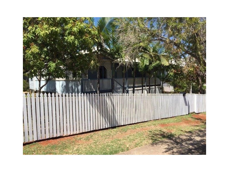 35 Roseberry Street, Gladstone QLD 4680