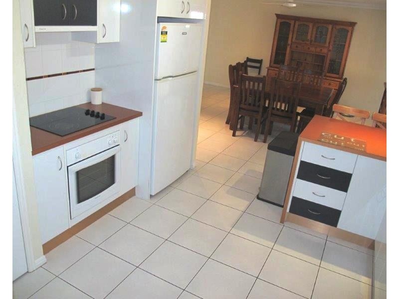 6 Lauren Court, South Gladstone QLD 4680