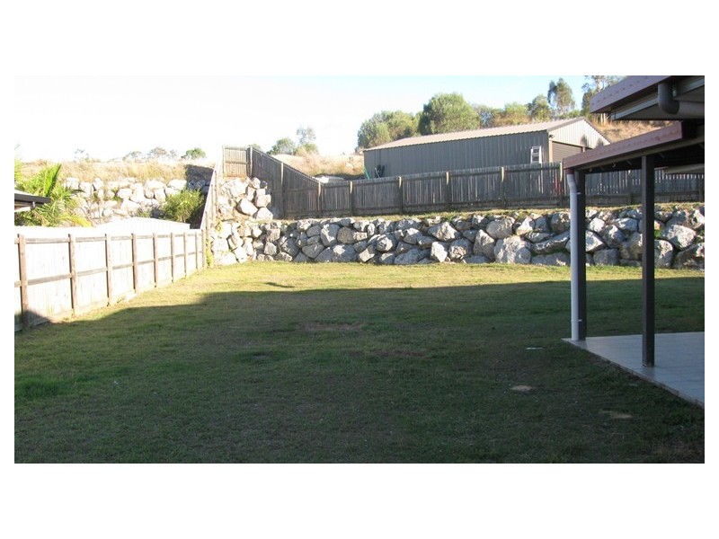 9 Beardmore Place, Clinton QLD 4680
